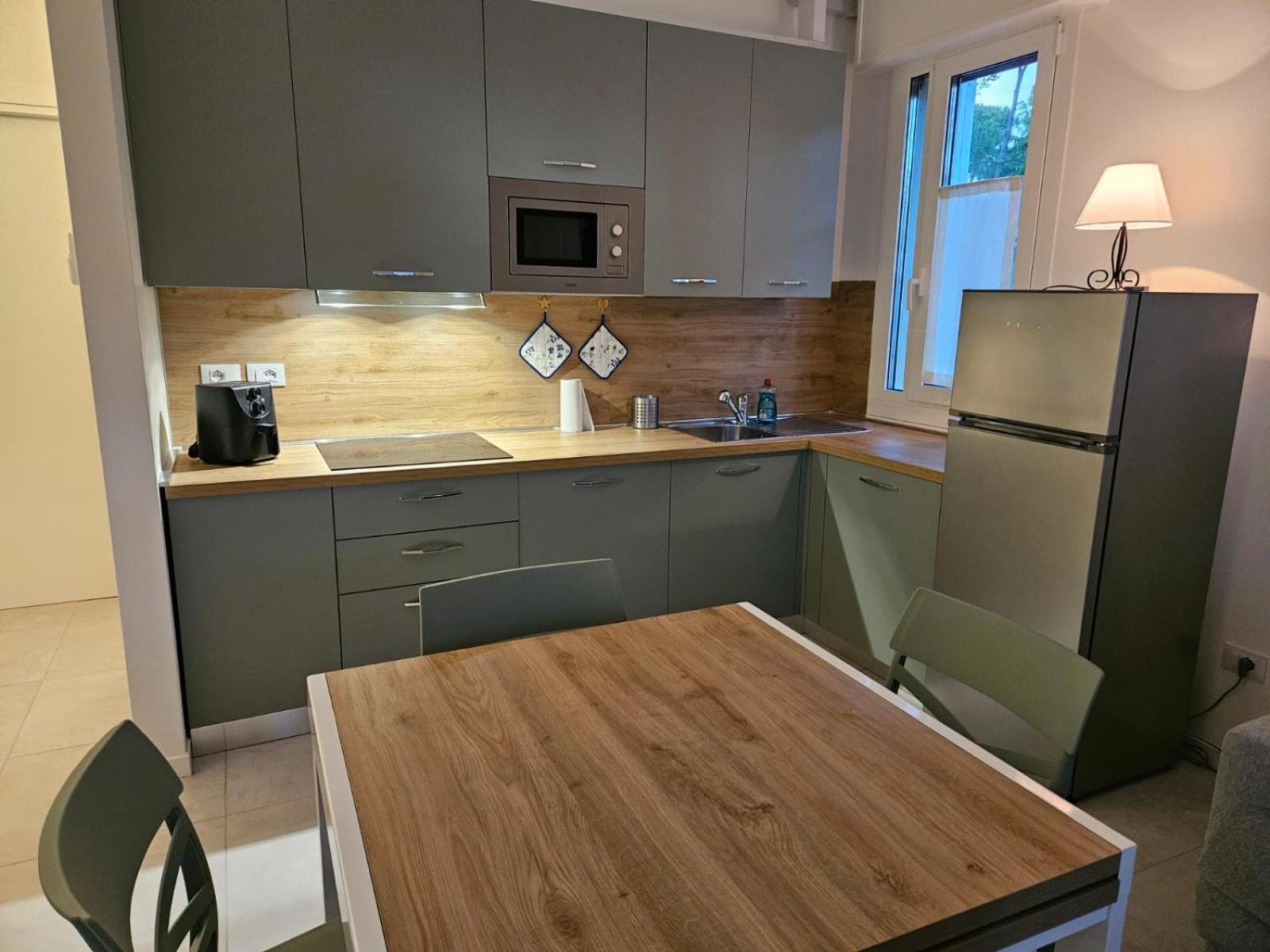 App4Rent - Villa Cristina 5 - Rinnovato リド・ディ・イエゾロ エクステリア 写真