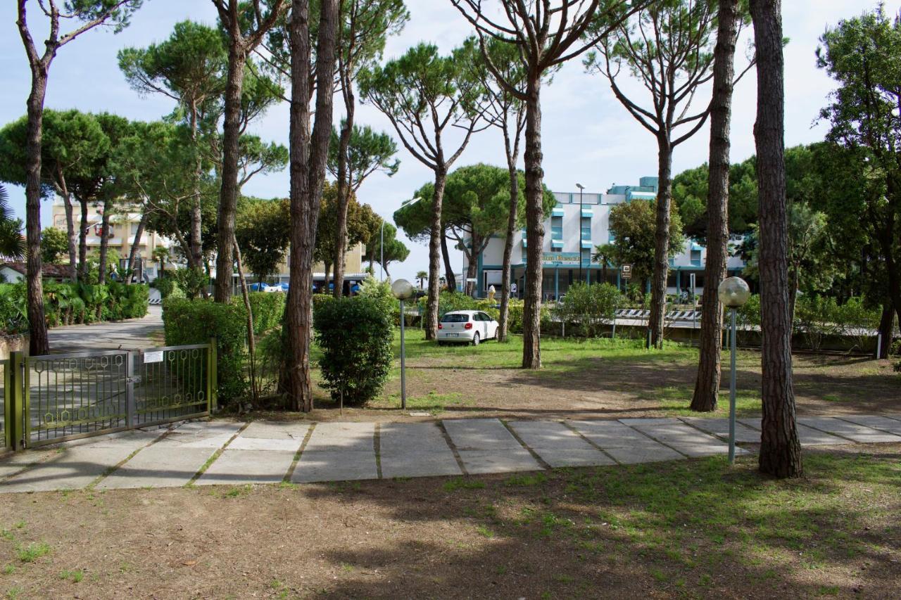 App4Rent - Villa Cristina 5 - Rinnovato リド・ディ・イエゾロ エクステリア 写真